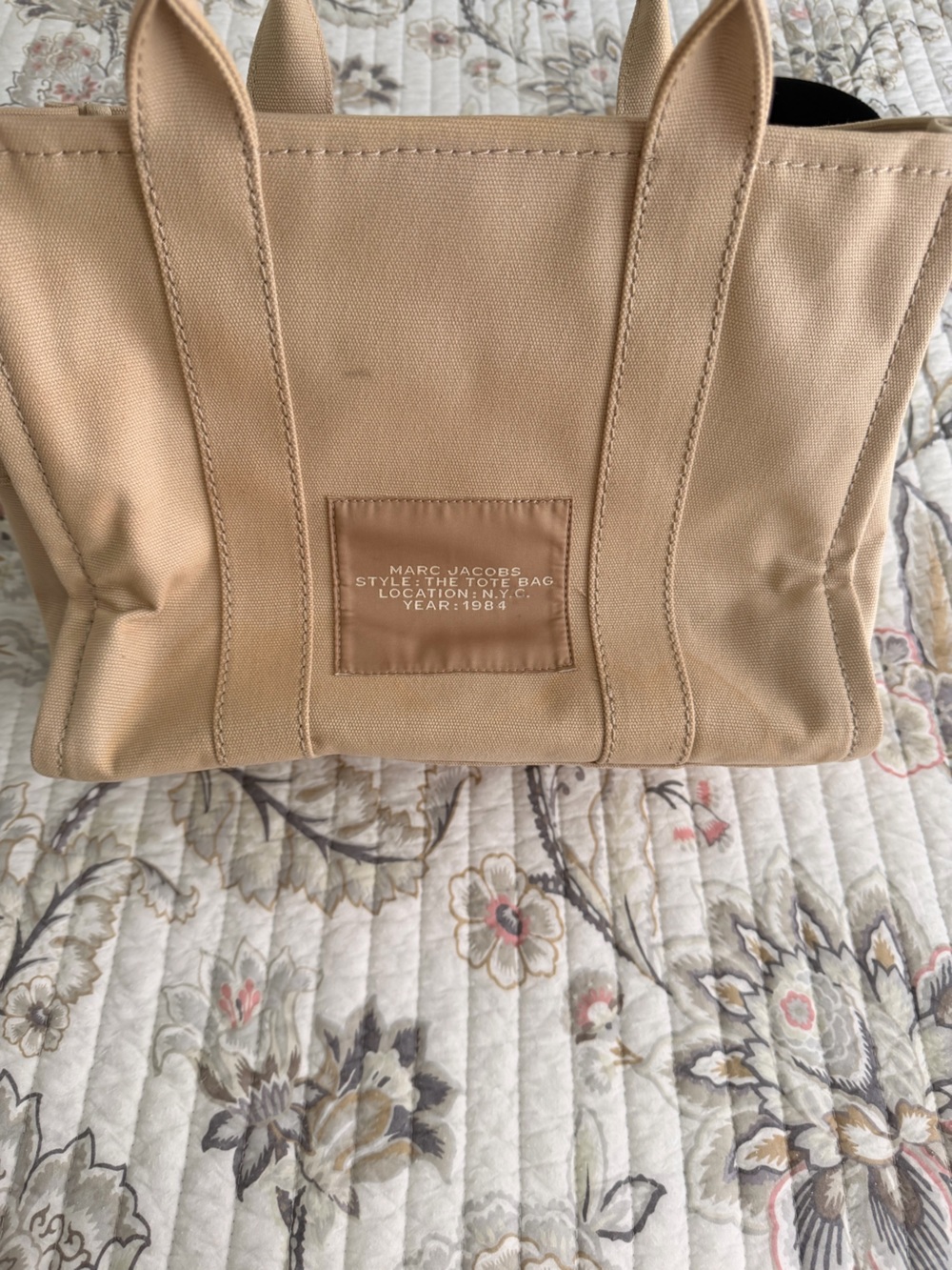 Marc Jacobs Beige Canvas Tote with Removable Black Strap - Picture 4 of 7